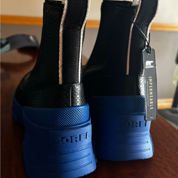 Sorel 8.5 Chelsea brex waterproof boots - Picture 3 of 3
